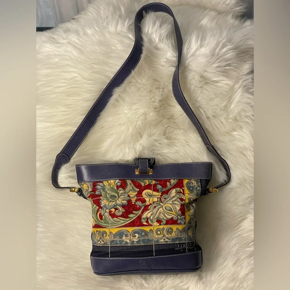 🧁🍯LOEWE Ceramica Sevillana Print Canvas Bag w/Blue Leather Trim - Picture 1 of 13